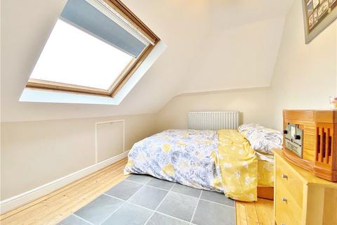 68 The Ridge, Twickenham, TW2 7NQ