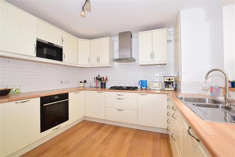 23 Crewes Close, Warlingham, CR6 9NX