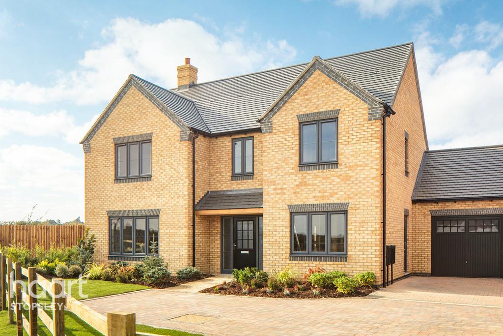 The Henlow, Hayfield Gate, Clifton 5 bed detached house £725,000