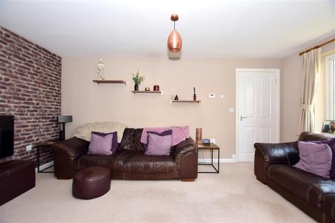 2 Bittern Road, Iwade, Sittingbourne, ME9 8FR