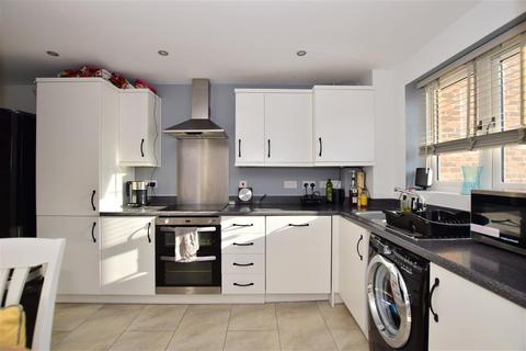 2 Bittern Road, Iwade, Sittingbourne, ME9 8FR