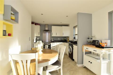 2 Bittern Road, Iwade, Sittingbourne, ME9 8FR