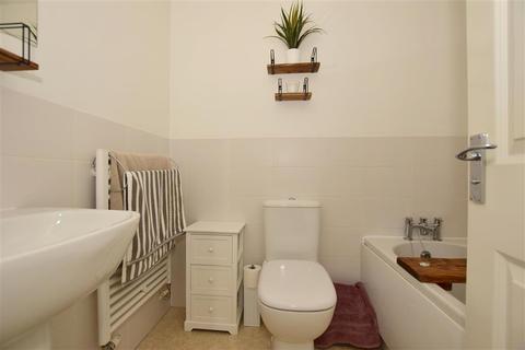 2 Bittern Road, Iwade, Sittingbourne, ME9 8FR