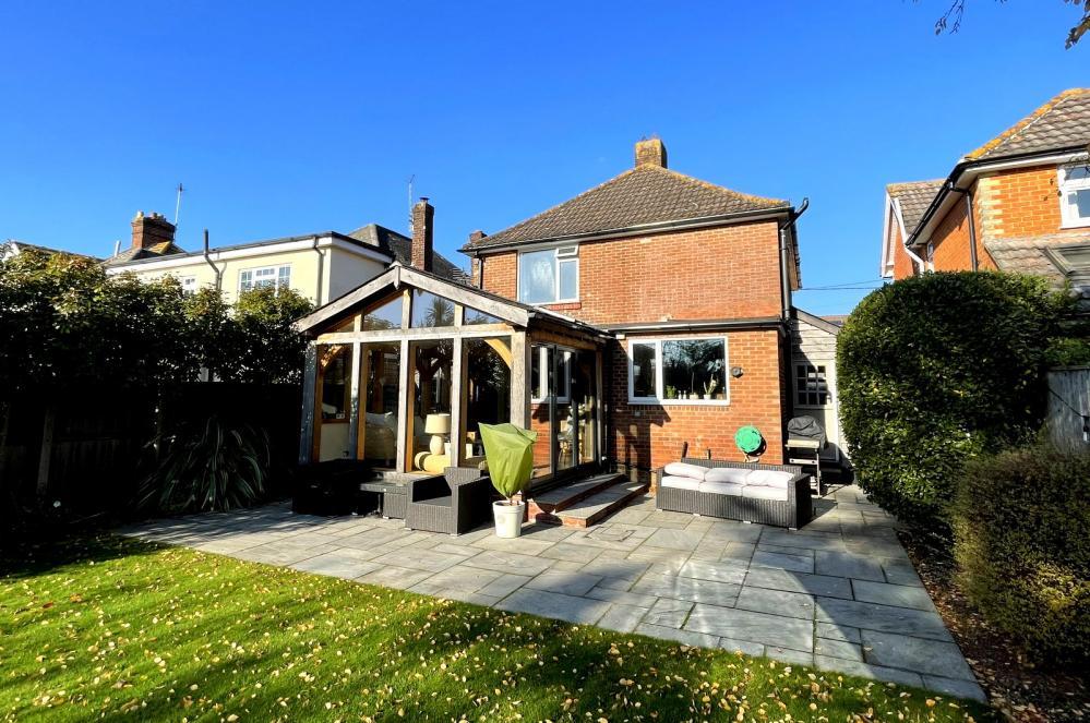 Northfield Road, Ringwood, BH24 1SU 3 bed detached house £600,000