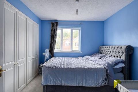 Flat D, 13 Cutter Close, Upnor, Rochester, ME2 4GY