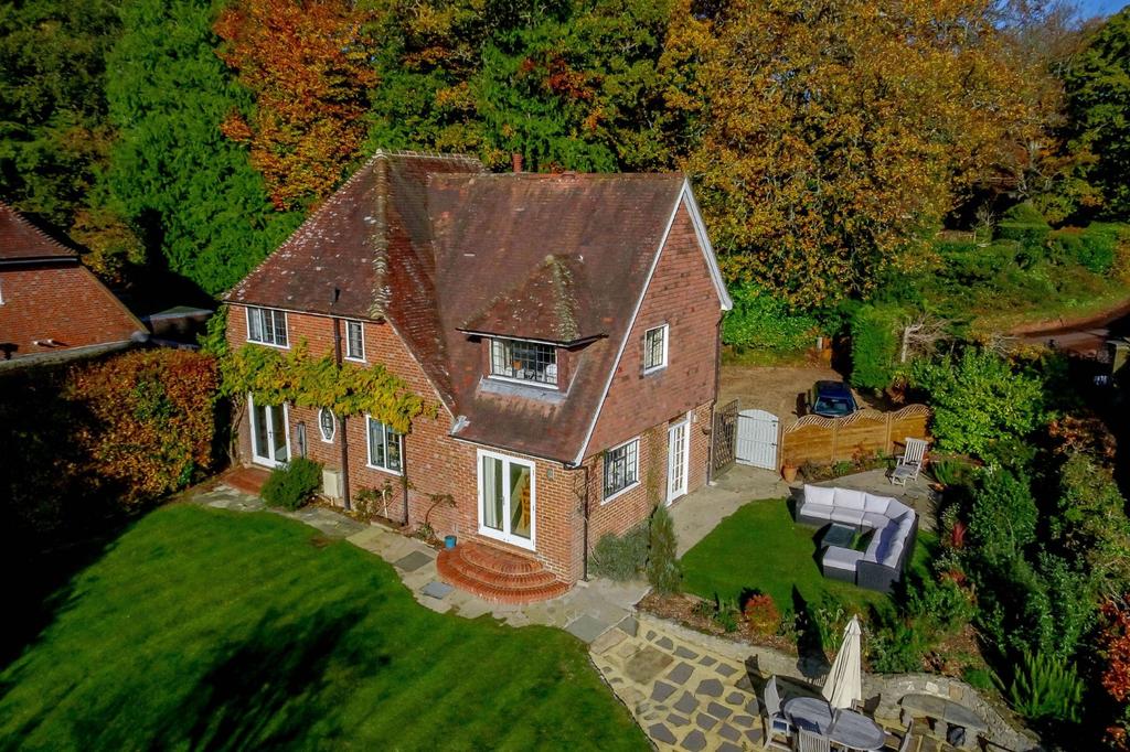Three Gates Lane, Haslemere 4 bed detached house £1,300,000