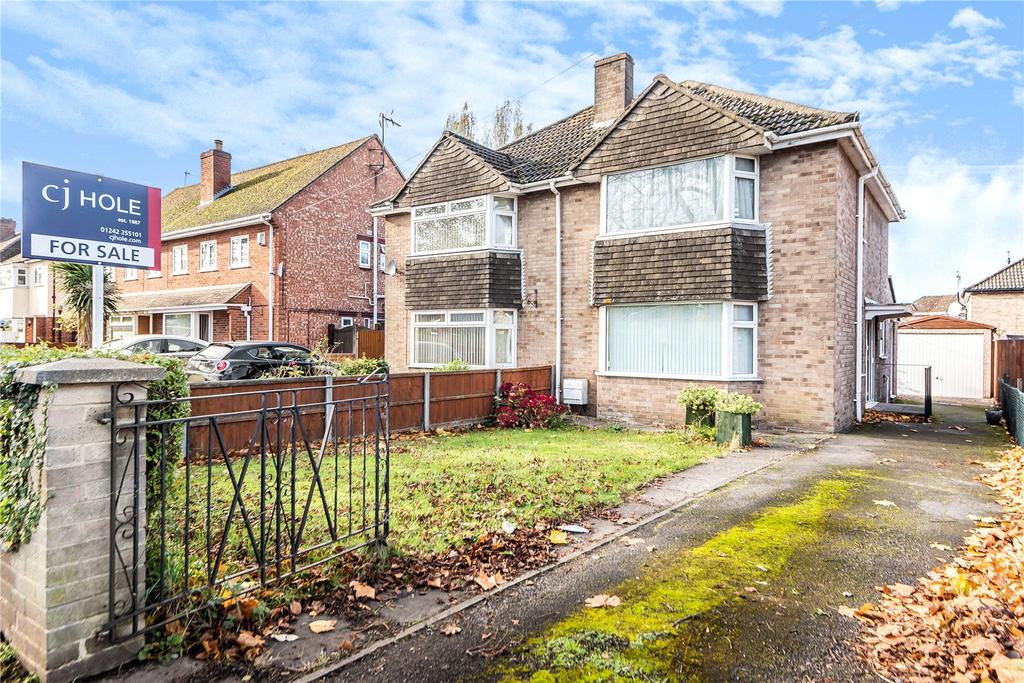 Priors Road, Cheltenham, GL52 2 bed semidetached house £260,000