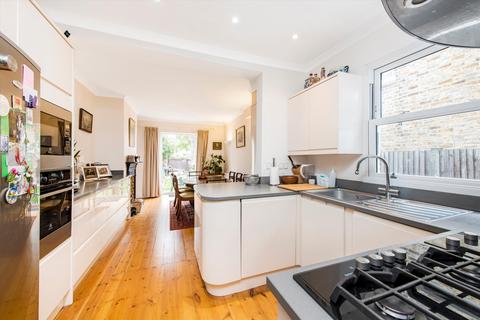 21 Lynton Road, London, NW6 6BE