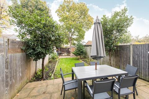 21 Lynton Road, London, NW6 6BE