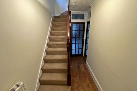 4 bedroom house to rent, Ilfracombe Gardens, Chadwell Heath, RM6