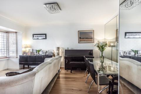 4 Middle Field, London, NW8 6NE
