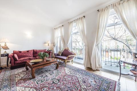 4 Middle Field, London, NW8 6NE