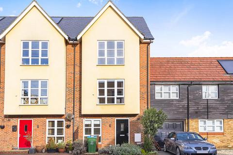 undefined, Fuggle Drive,  Aylesbury,  HP21