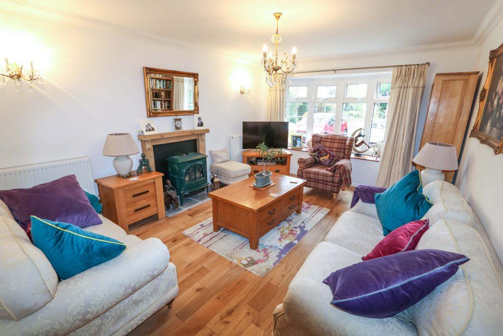 b Lane, Hayling Island 3 bed detached bungalow £525,000