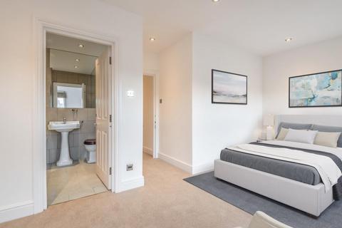 12 Salisbury Mews, London, SW6 7DS