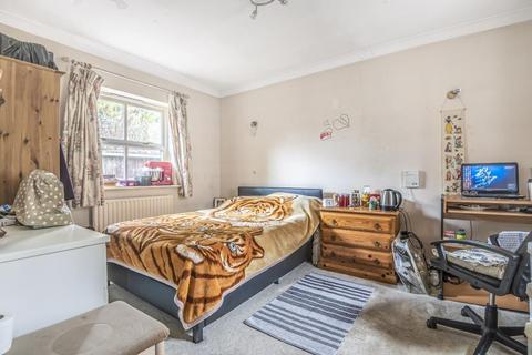 14 Barn Close, Oxford, OX2 9JP