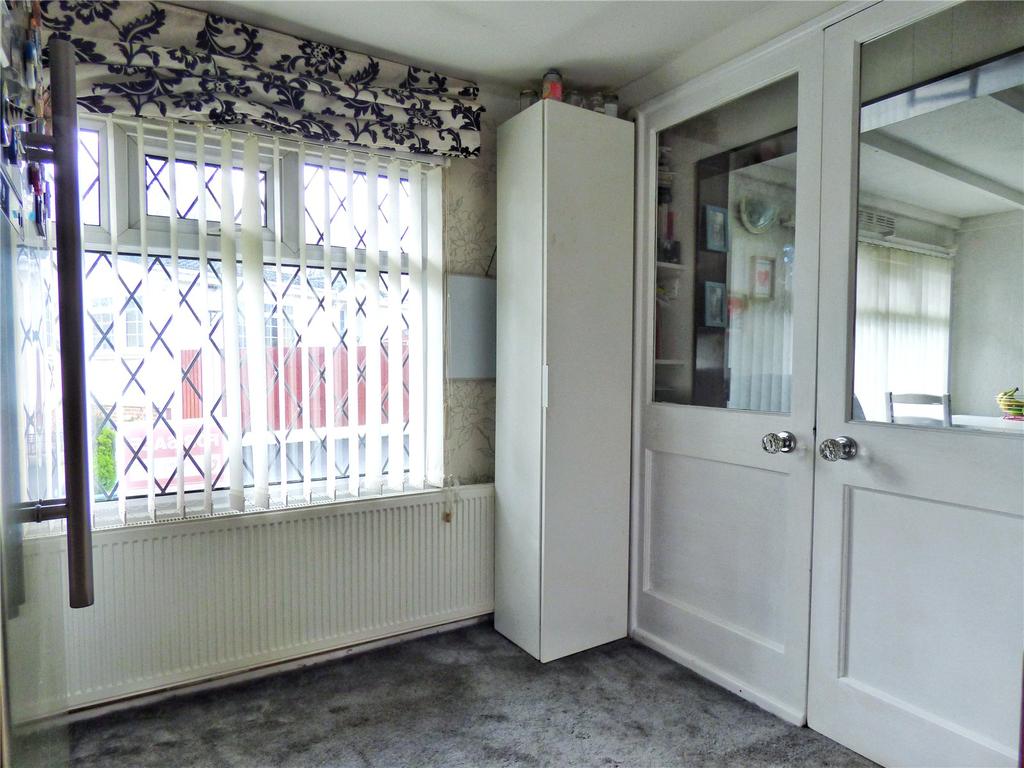Dining Space: