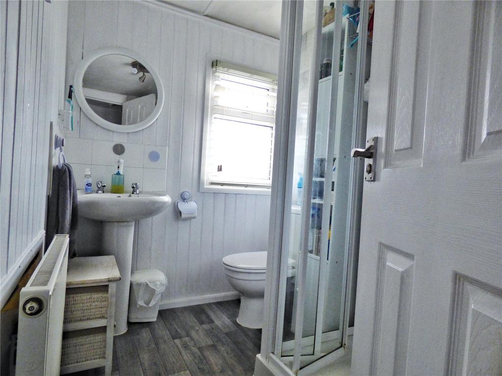 Shower Room: