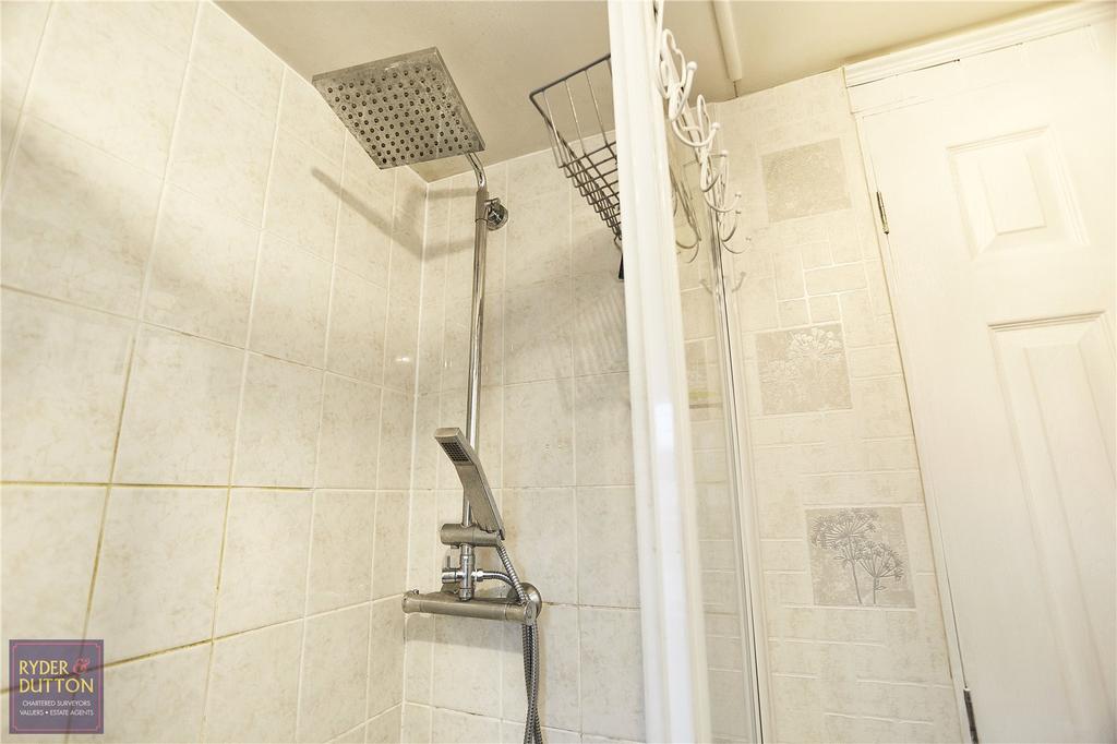 Shower Room: