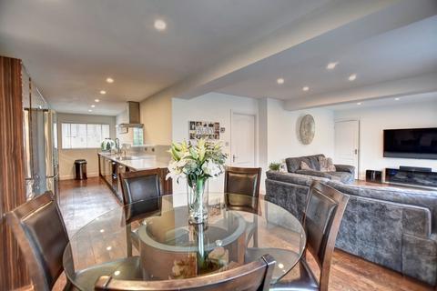 15 Berkeley Close, Boldon Colliery, NE35 9LQ