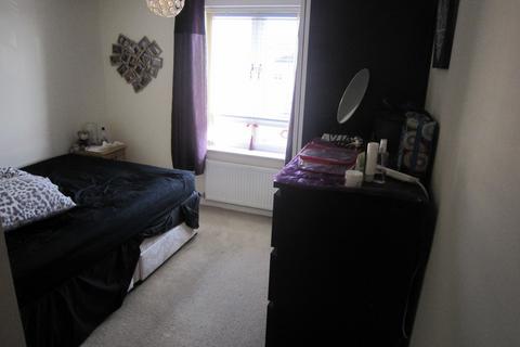 2 bedroom apartment to rent, Jude Court, Leeds LS13