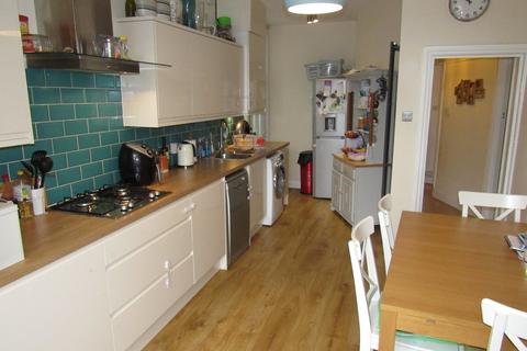 23 Hillside Gardens, Wallington, SM6 9NX