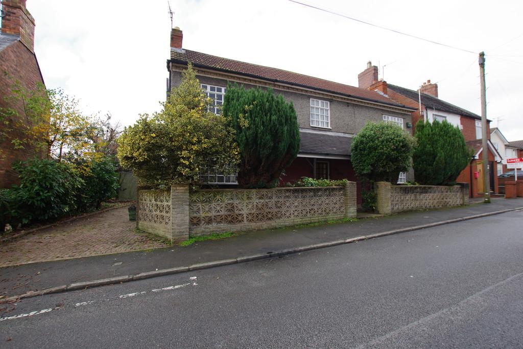 Stafford Street, Heath Hayes 3 bed detached house £199,950