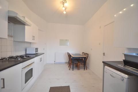 3 bedroom apartment to rent, Belle Grove Villas, Spital Tongues, NE2