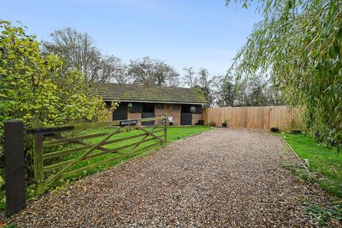Broadacres Back Lane, East Hanningfield, Chelmsford, CM3 8BL