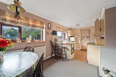 Broadacres Back Lane, East Hanningfield, Chelmsford, CM3 8BL