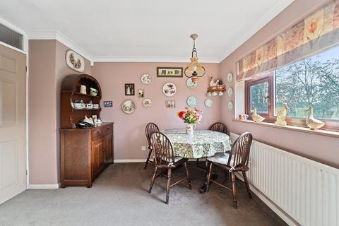 Broadacres Back Lane, East Hanningfield, Chelmsford, CM3 8BL