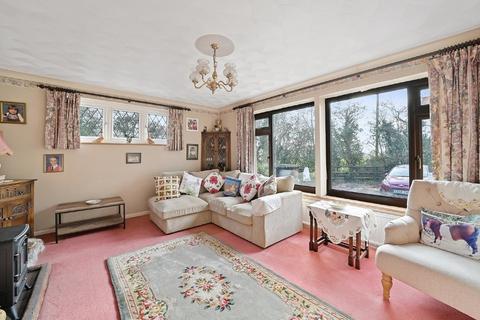 Broadacres Back Lane, East Hanningfield, Chelmsford, CM3 8BL