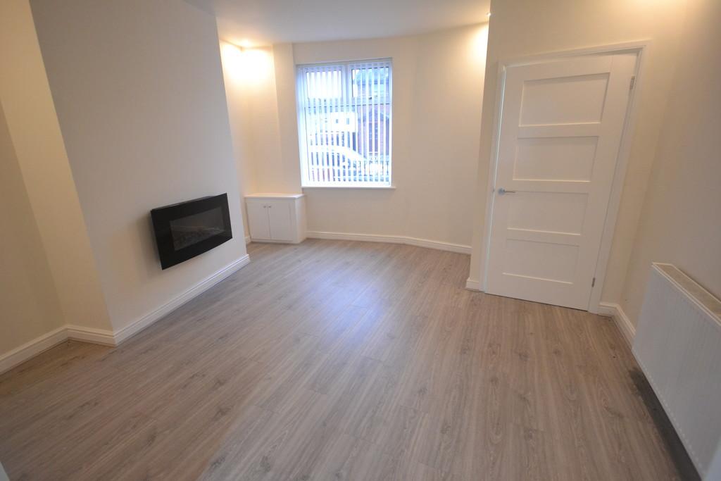 Morden Avenue, AshtoninMakerfield 3 bed terraced house £750 pcm (£173 pw)