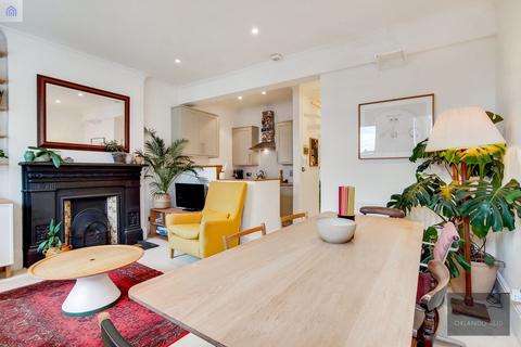24b Prideaux Road, London, SW9 9LH