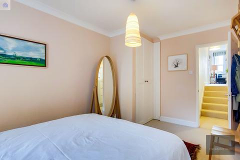 24b Prideaux Road, London, SW9 9LH