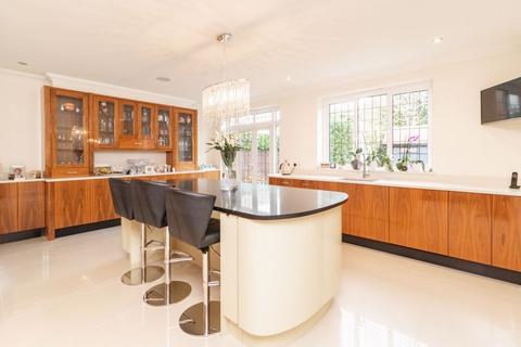 1 Ridley Road, Warlingham, CR6 9LR