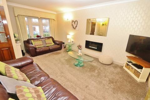 3 Takeley Close, Romford, RM5 3PX