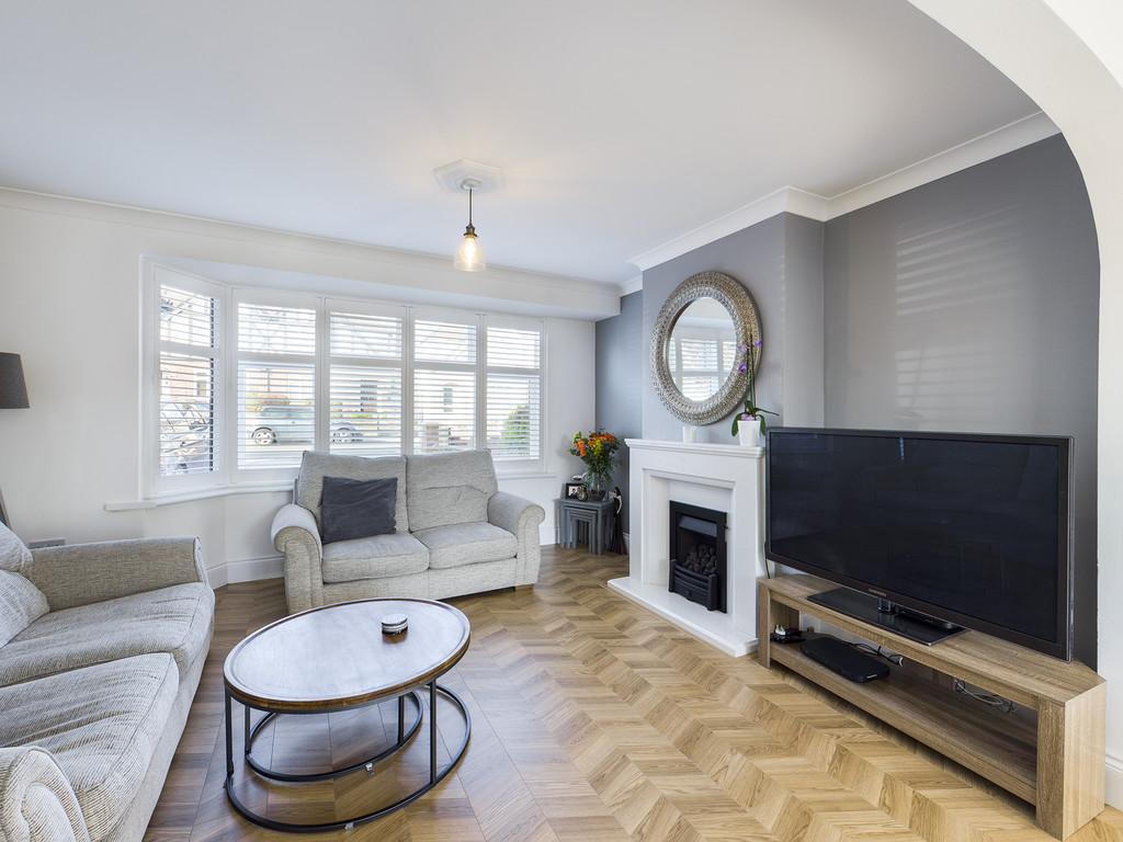 Melthorne Drive, Ruislip 3 bed semidetached house £650,000
