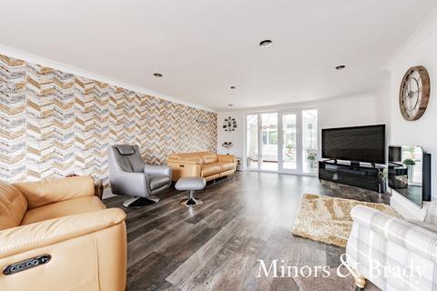14 Blithemeadow Drive, Norwich, NR7 8PY