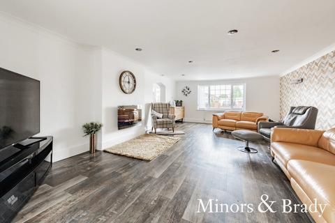 14 Blithemeadow Drive, Norwich, NR7 8PY