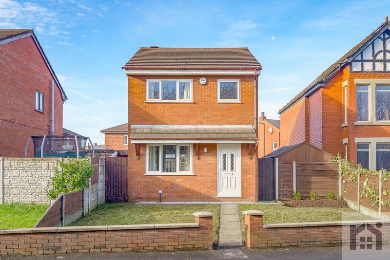 Spendmore Lane, Coppull, PR7 5BX 3 bed detached house £140,000