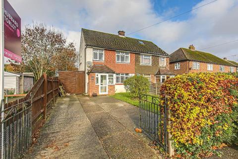 32 Crewes Lane, Warlingham, CR6 9NS