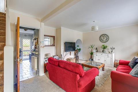32 Crewes Lane, Warlingham, CR6 9NS