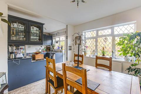 32 Crewes Lane, Warlingham, CR6 9NS