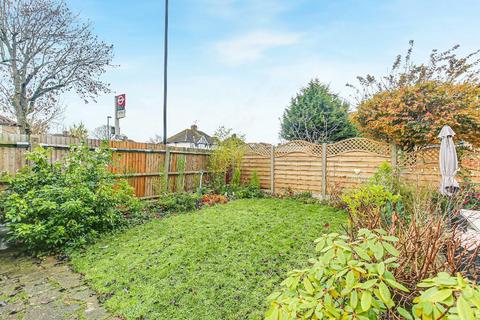 4 Oakapple Close, South Croydon, CR2 9BN