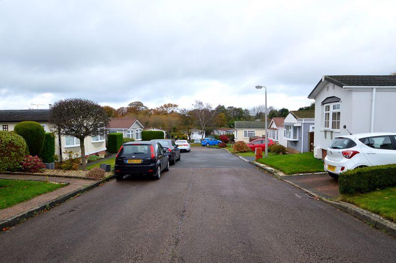 The Oaks, Hillcrest Park, Wythall, Birmingham, B47 2 bed park home for