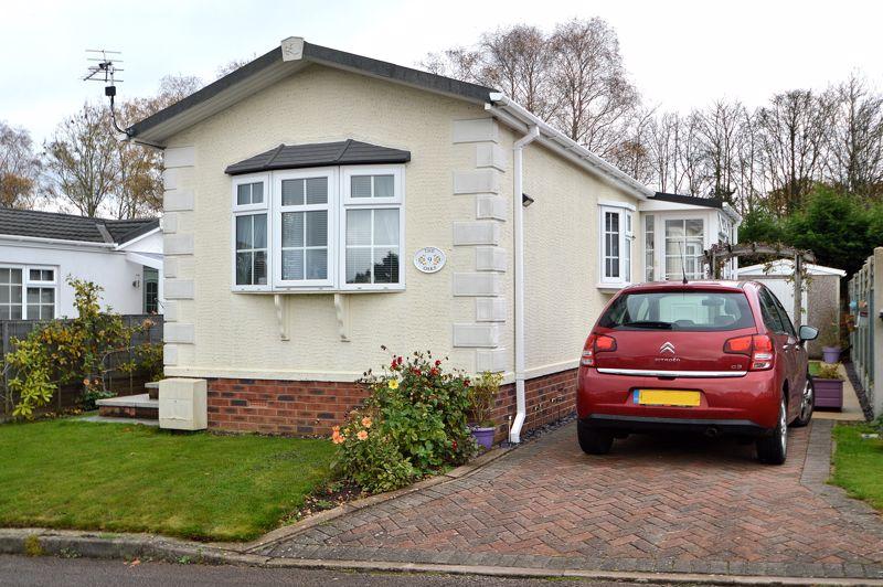 The Oaks, Hillcrest Park, Wythall, Birmingham, B47 2 bed park home £