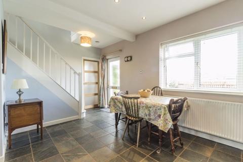 16 Caestory Crescent, Raglan, Usk, NP15 2EG