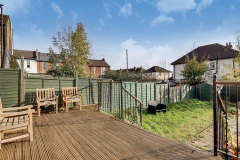 60 Archer Road, London, SE25 4JN