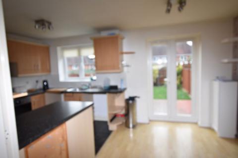 3 bedroom terraced house to rent, Millidge Close, Nottingham